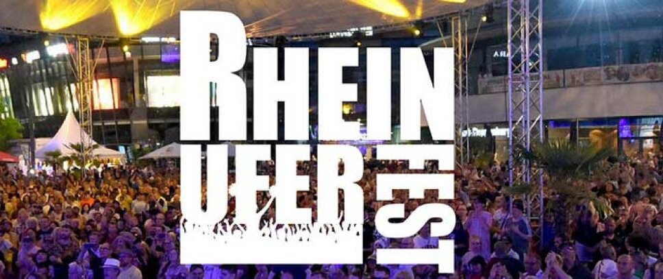 sehr viele Menschen auf dem Festplatz