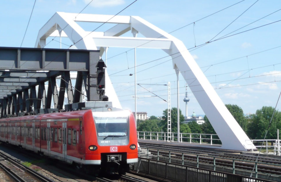 Vrn-s-bahn Rhein-brücke-kl